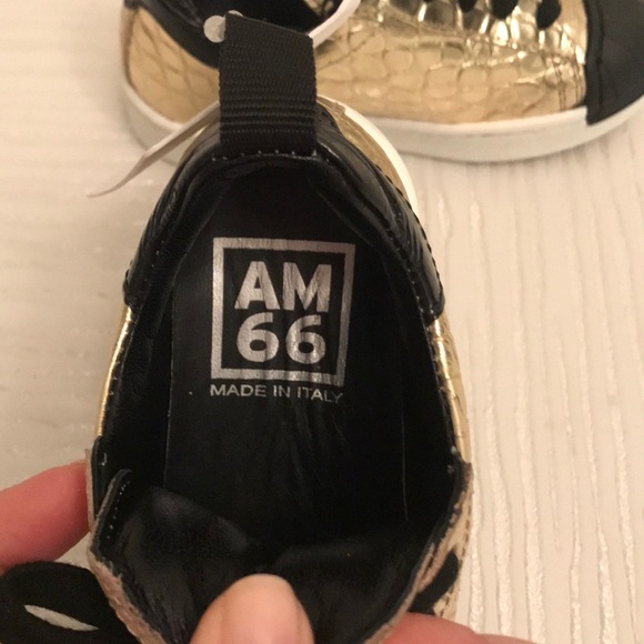 Shoes - Picture 5 of 7